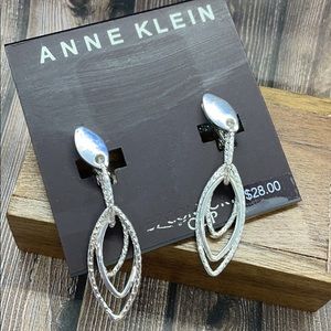 Anne Klein Women's Silver Diamond Textured Linear